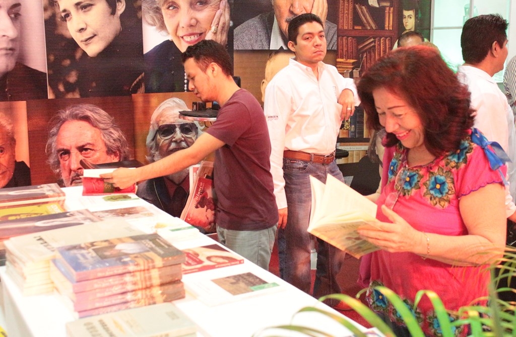 Abren convocatorias para dramaturgos, novelistas y poetas